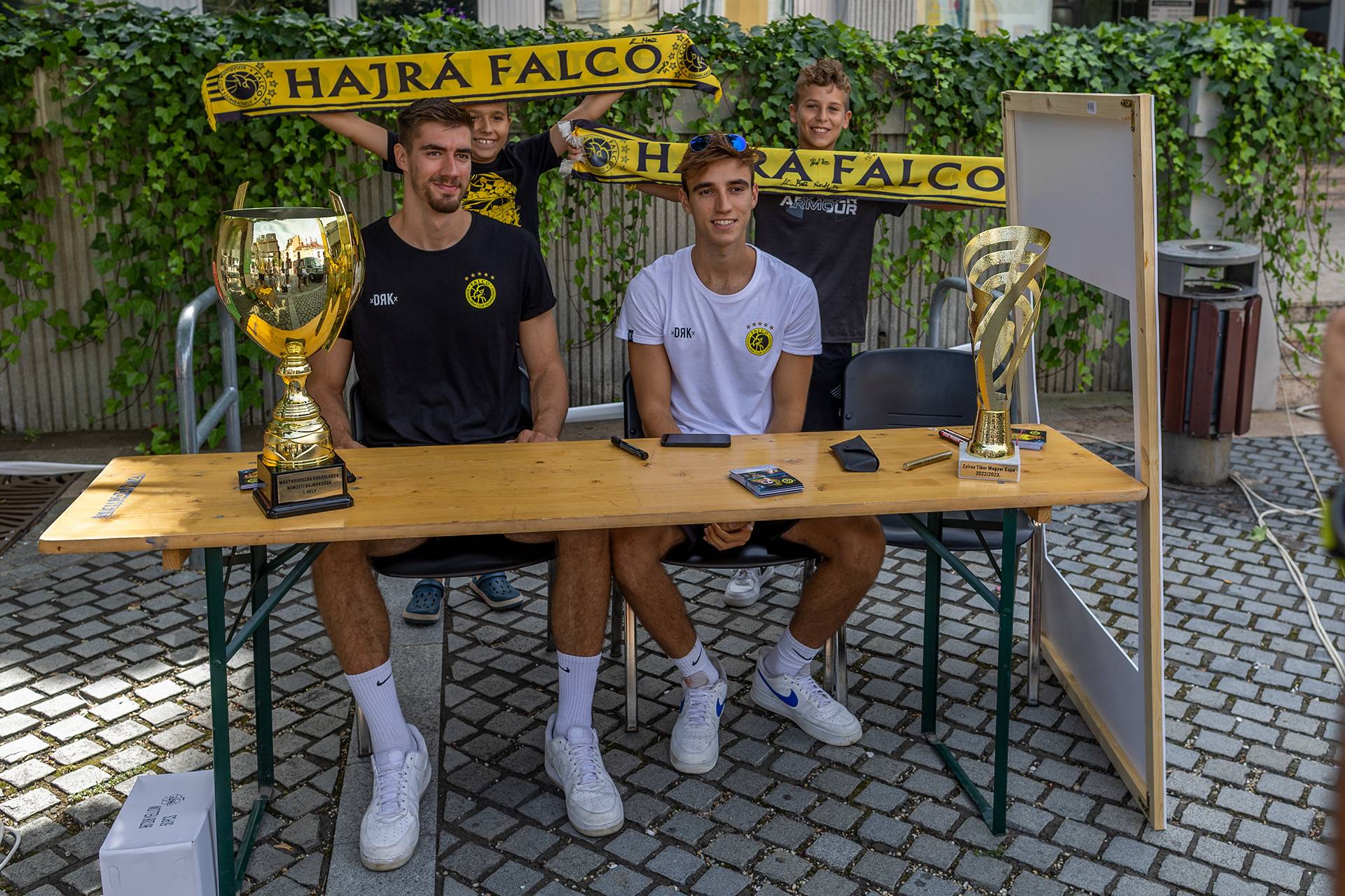 Bajnokok tere - vasárnap fotó: Mészáros Zsolt Bajnokok tere - vasárnap fotó: Mészáros Zsolt