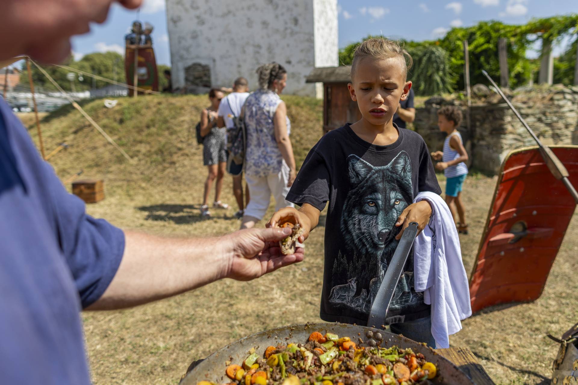 Témapark életképek, légiós ebéd 2024 fotó: Mészáros Zsolt