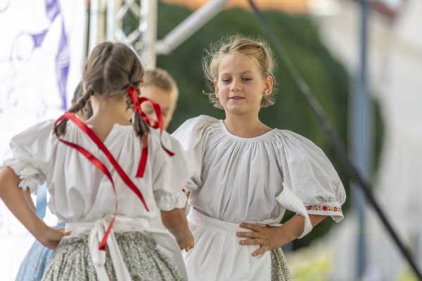 Táncház a Kaptza Bandával