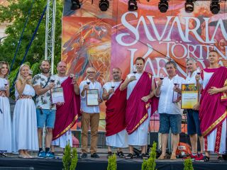 A Savaria Történelmi Karnevál Legjobb Bora verseny díjátadója